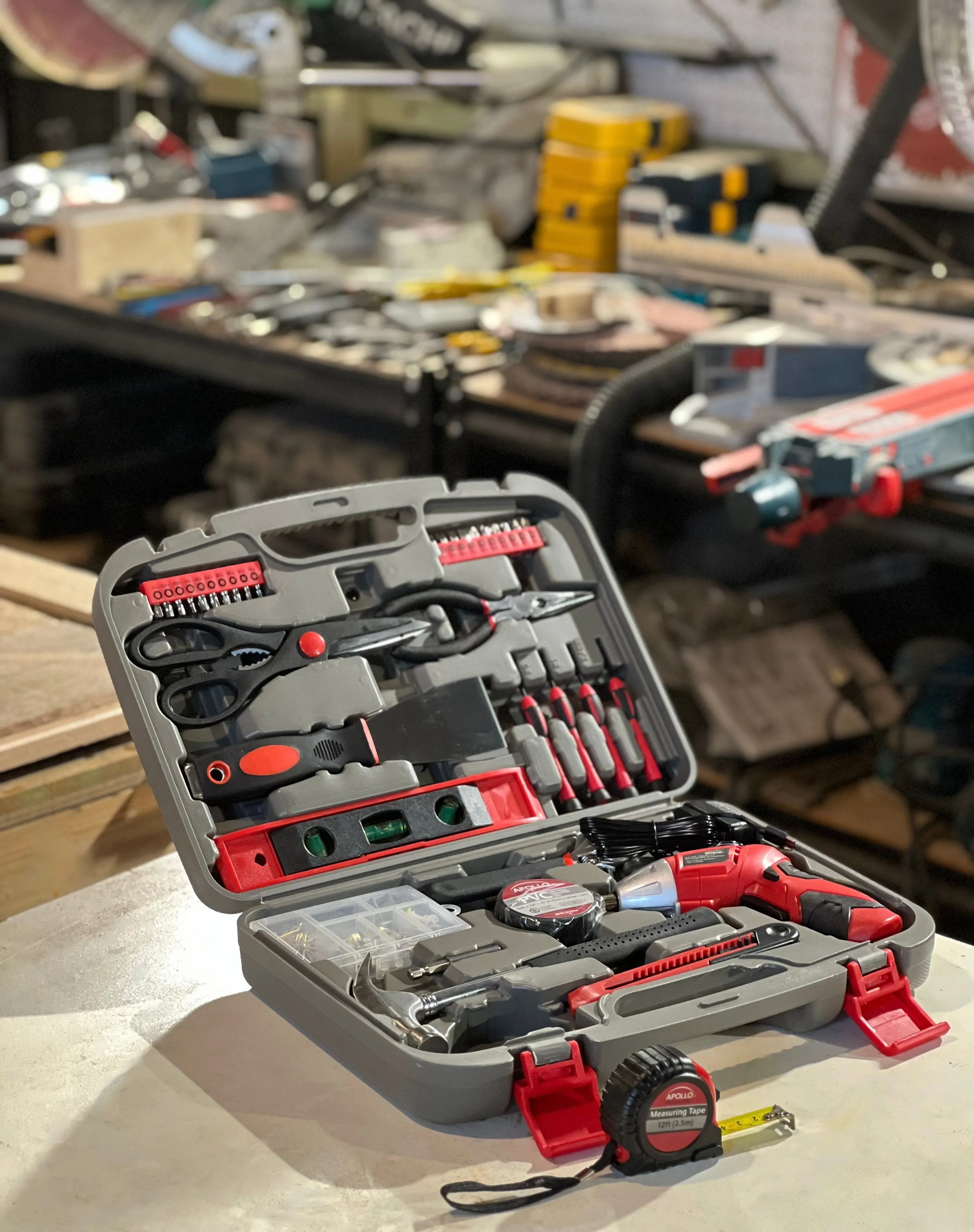 135 Piece Household Tool Set with Pivoting Dual-Angle 3.6 Volt Lithium-Ion Cordless Screwdriver - DT0773