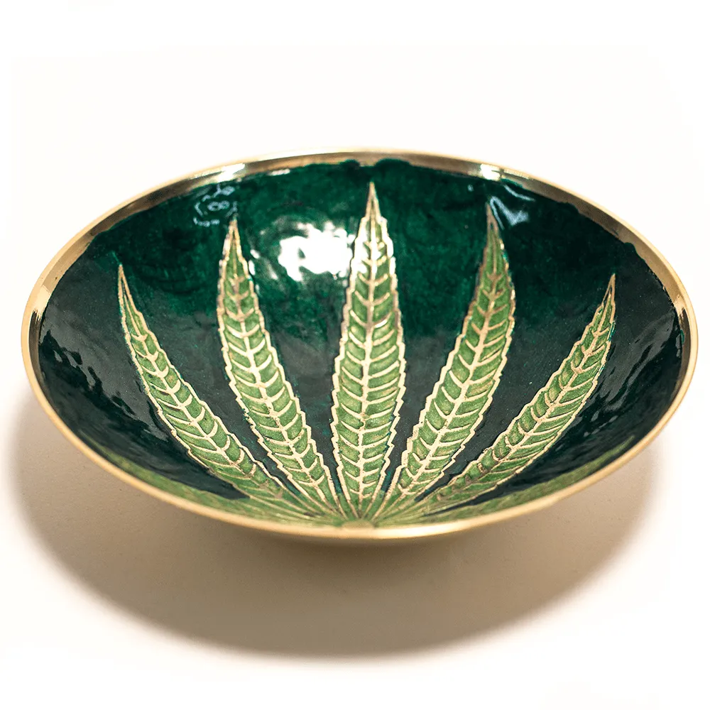 BRASS BOWL WITH LEAF 8 INCHES