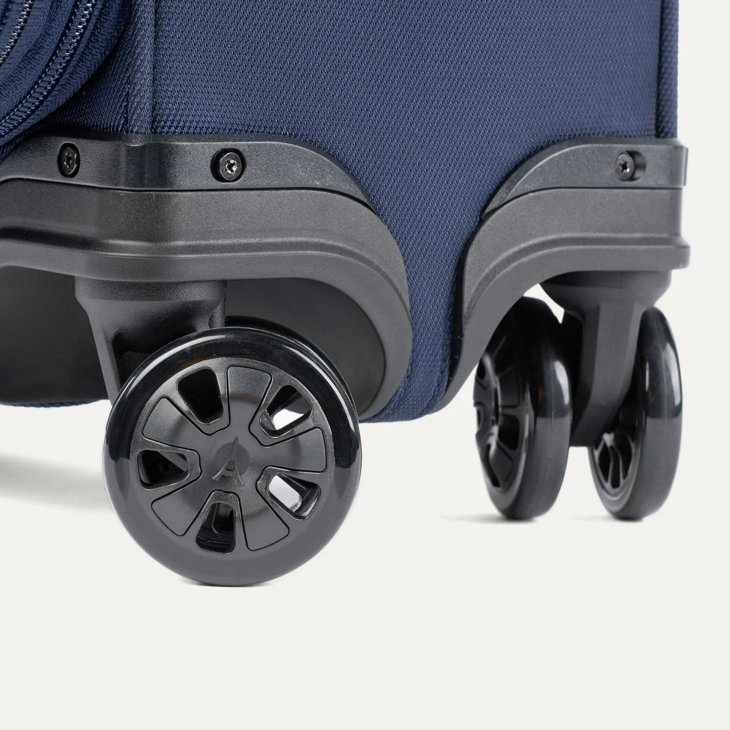 Crew™ Classic Compact Carry-On Spinner