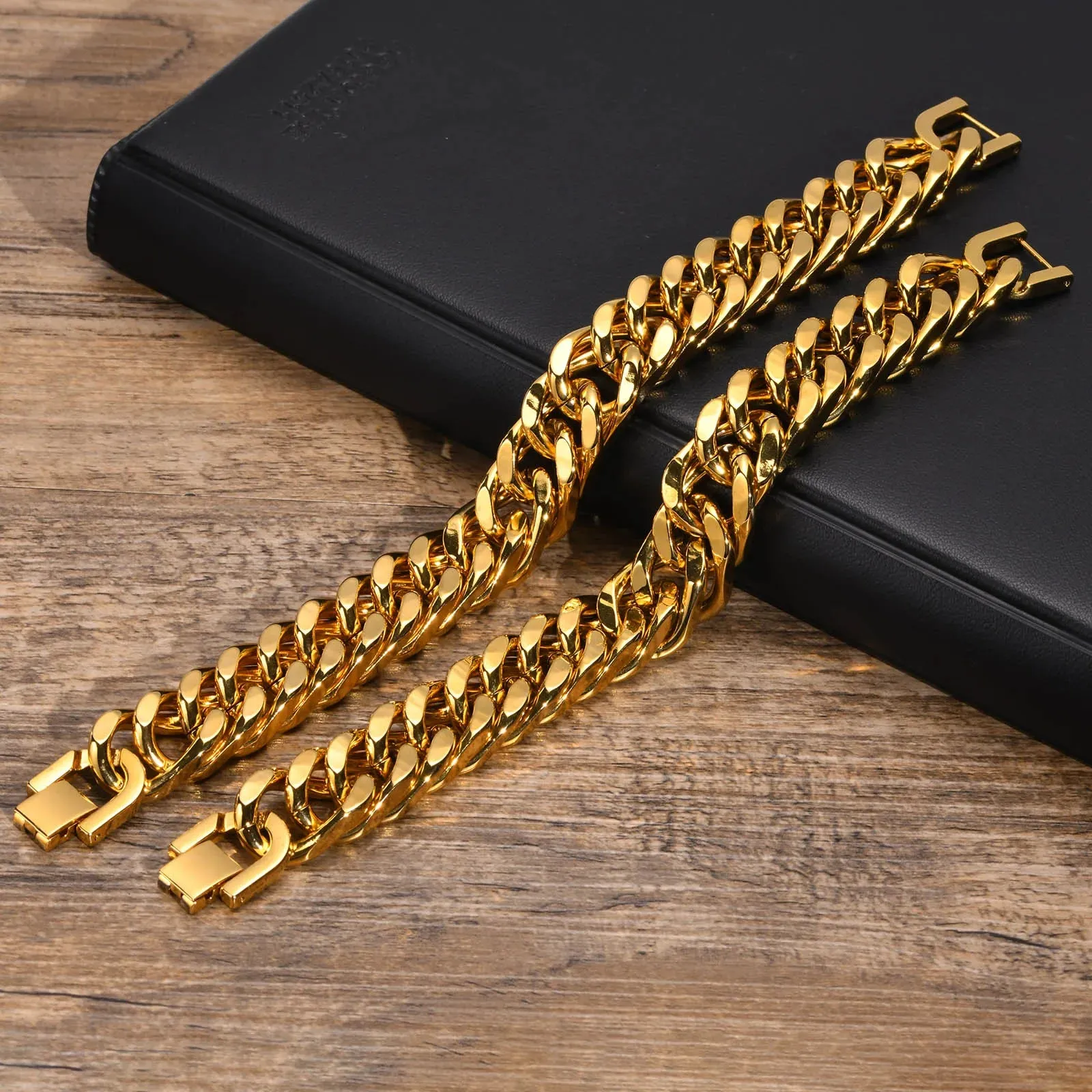 Men’s Gold Color Cuban Chain Bracelet – Waterproof Stainless Steel