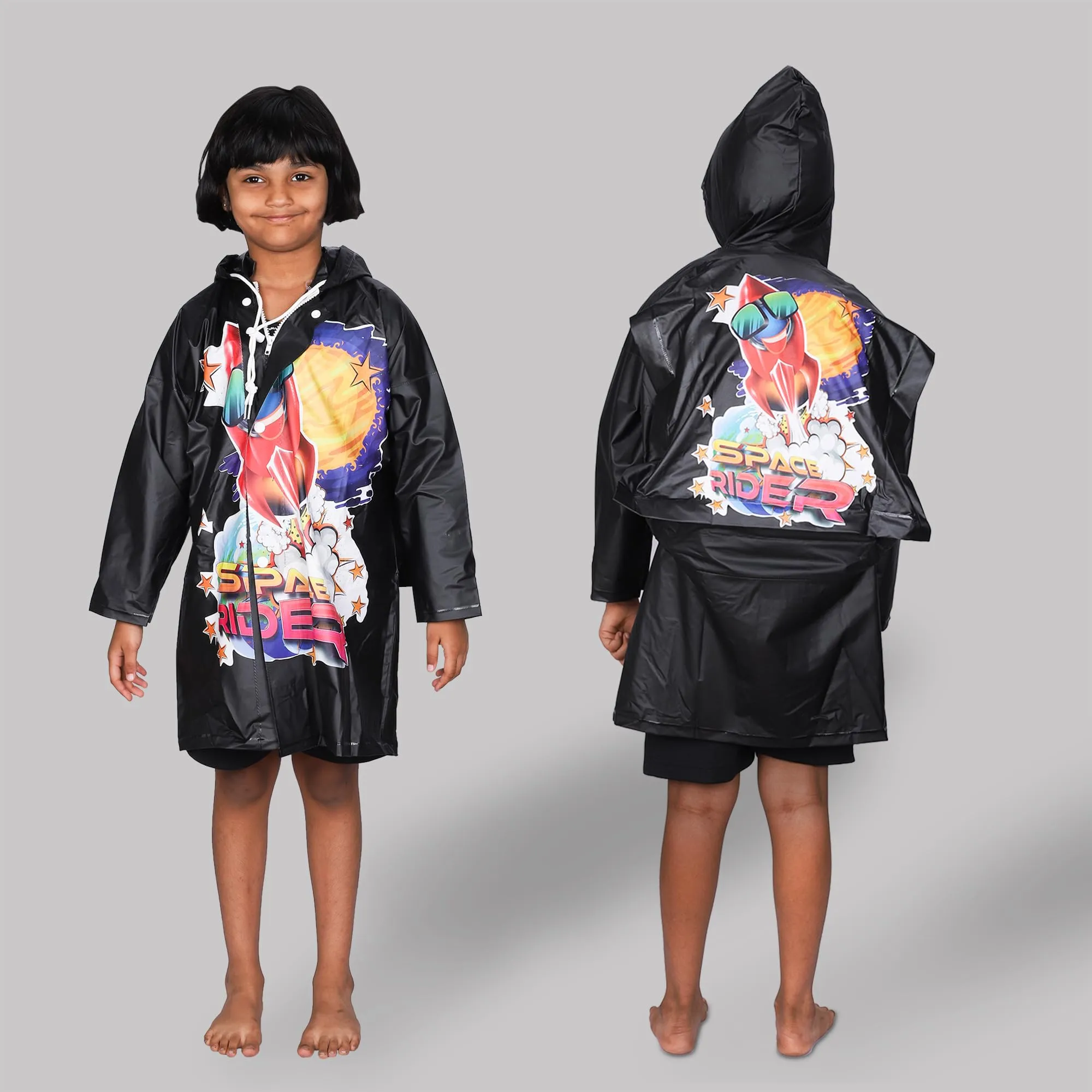 THE CLOWNFISH Toon Caper Series Kids Waterproof PVC Longcoat with Adjustable Hood & Extra Space for Backpack/Schoolbag Holding. Printed Plastic Pouch. Kid Age-5-6 years (Jet Black)